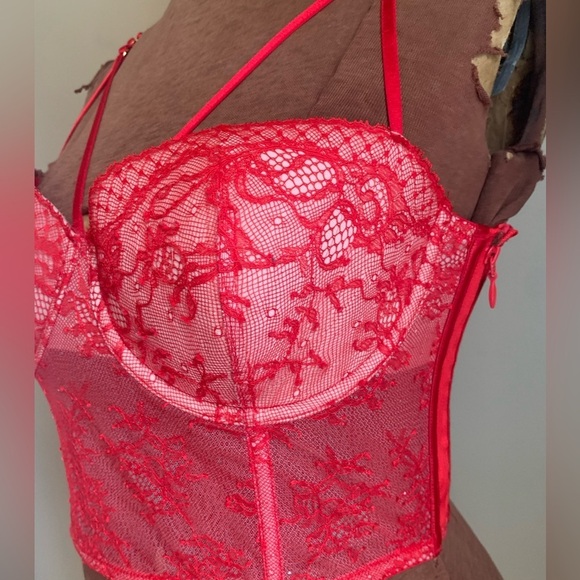 Victoria’s secret camisole red bra, corset concert festival - Picture 3 of 10